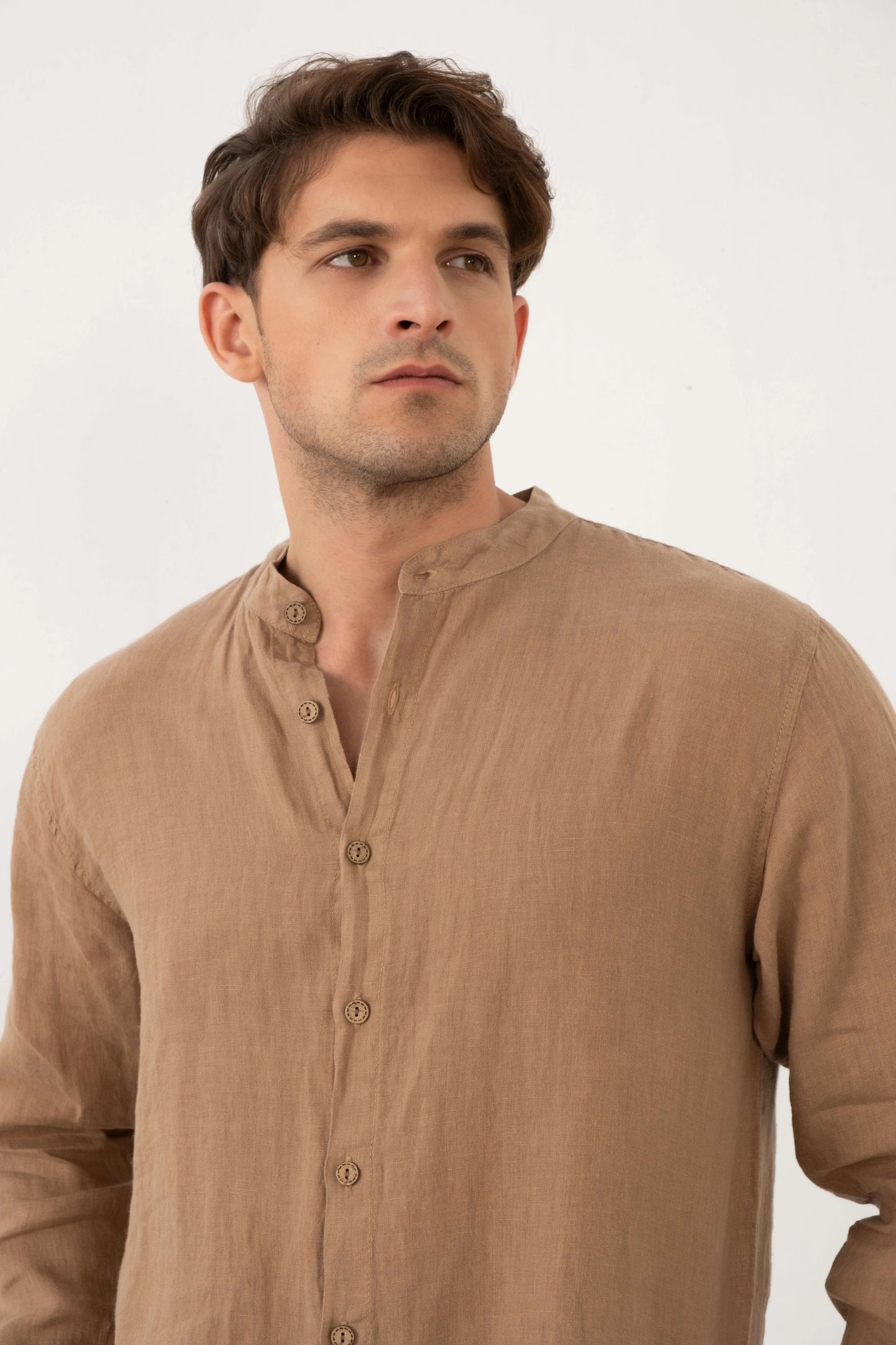 MEN PURE LINEN BANDED COLLAR SHIRT MOCHA