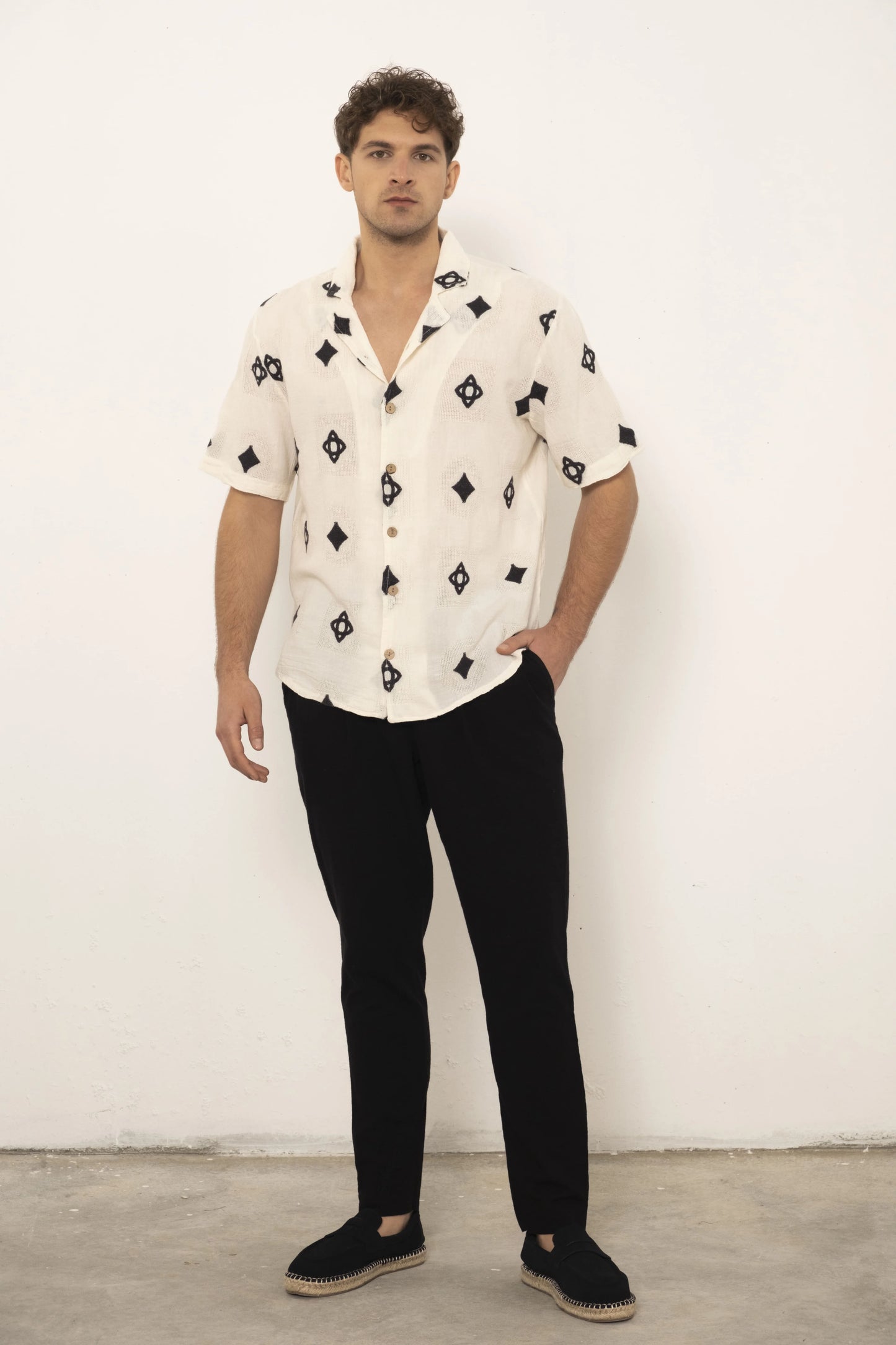 MEN PLEATED PANTS BLACK