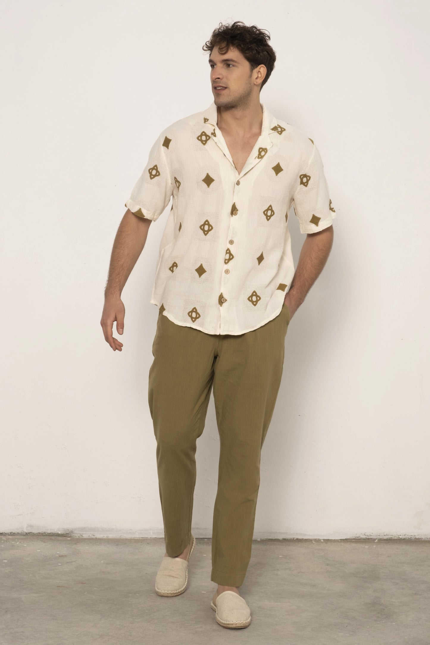 MEN PLEATED PANTS GREEN