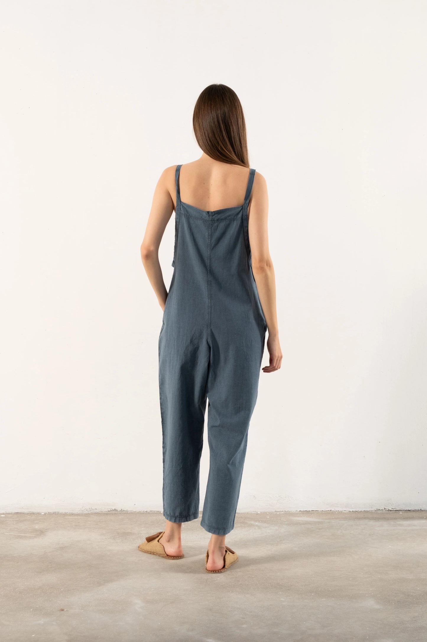 WOMEN WOVEN STRAIGHT LEG JUMPSUIT