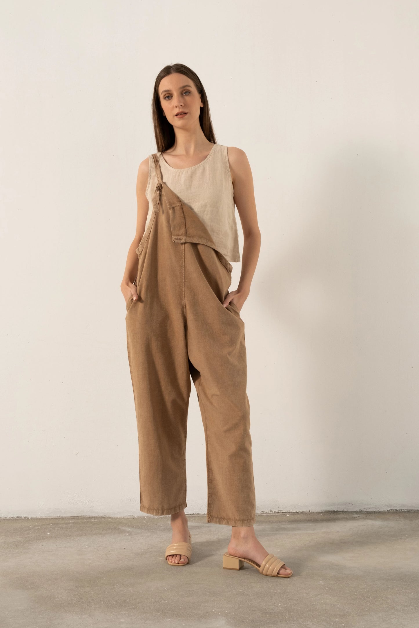 WOMEN WOVEN STRAIGHT LEG JUMPSUIT