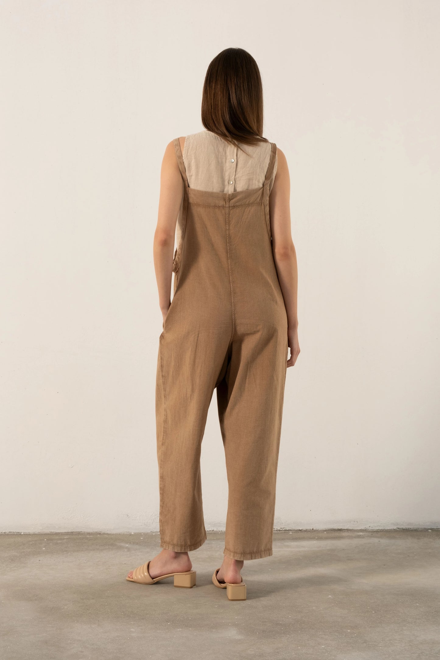 WOMEN WOVEN STRAIGHT LEG JUMPSUIT