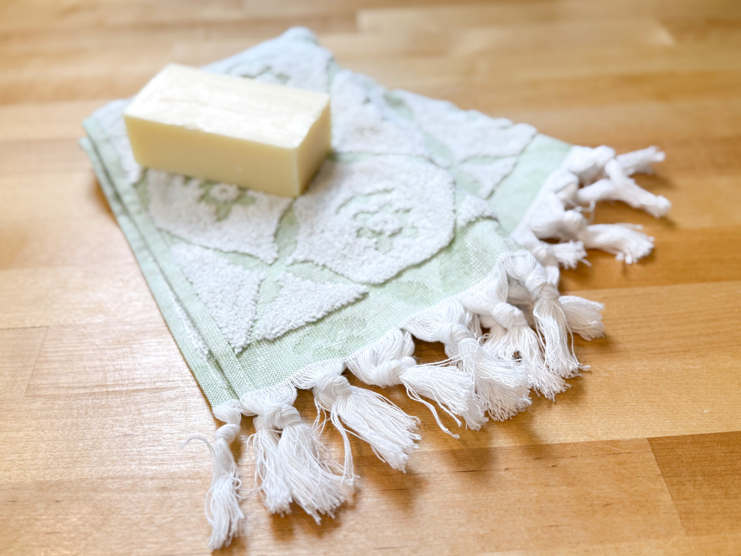 SHABBY CHIC HAND TOWEL