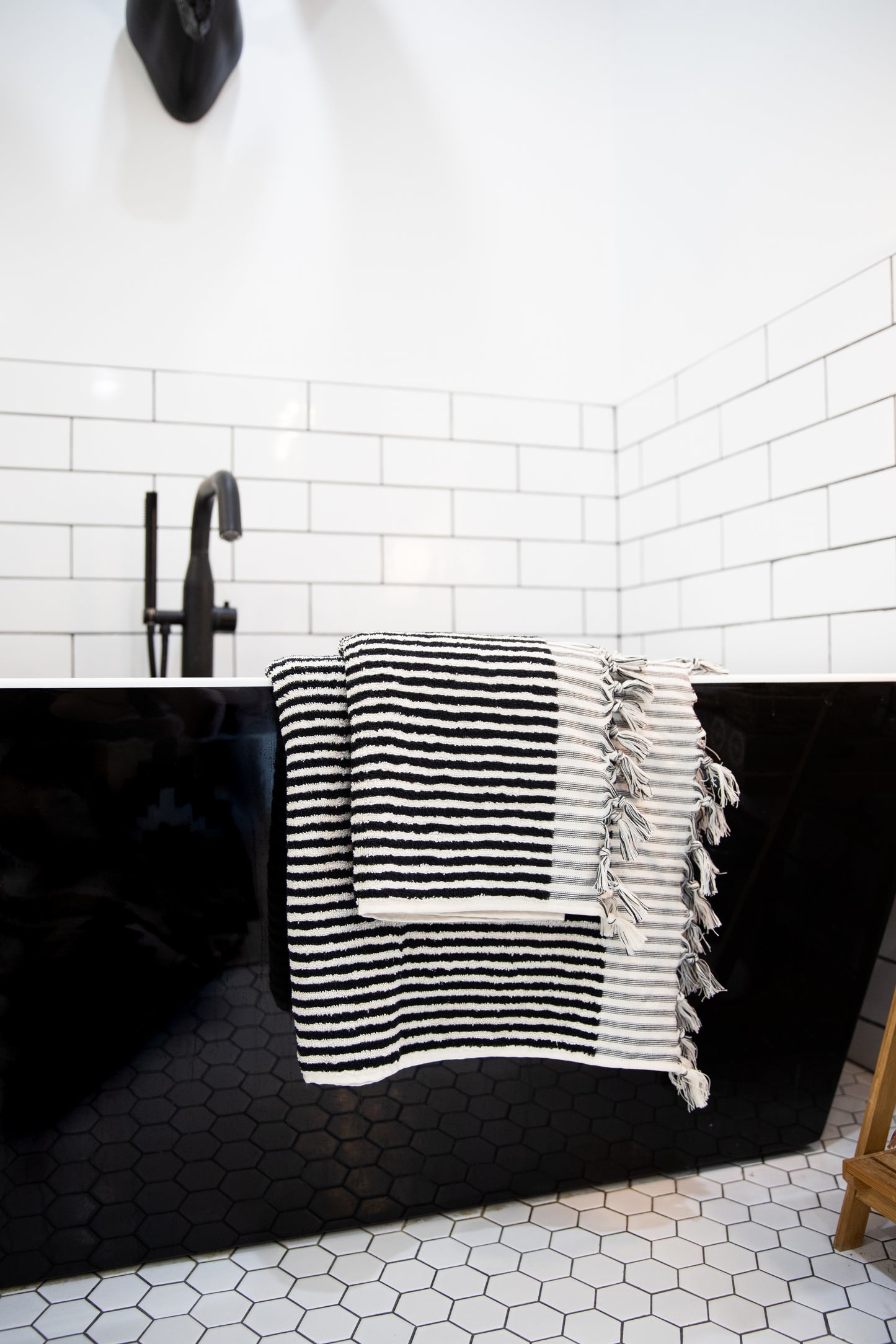 STRIPED HAND TOWEL