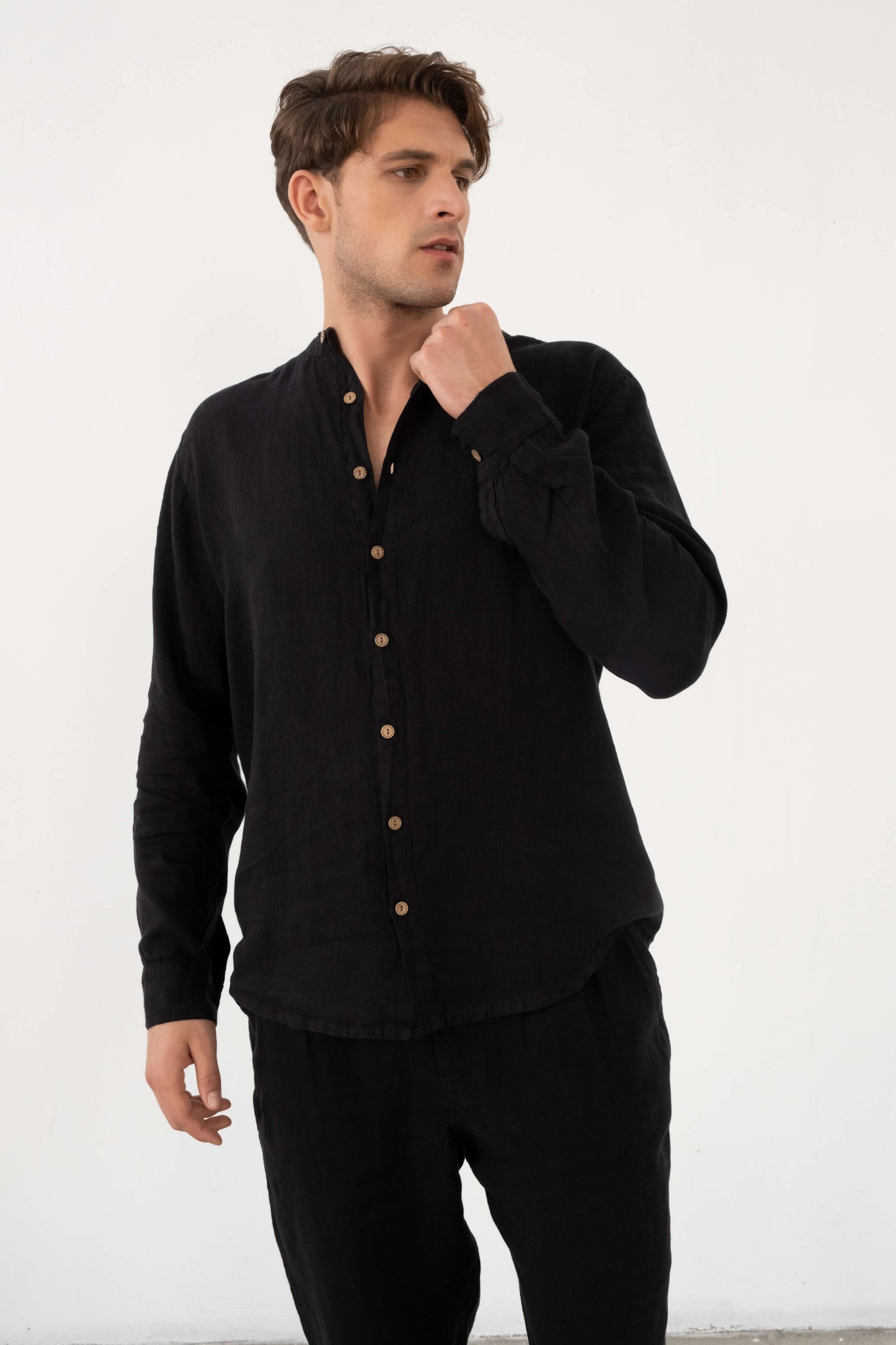 MEN PURE LINEN BANDED COLLAR SHIRT BLACK
