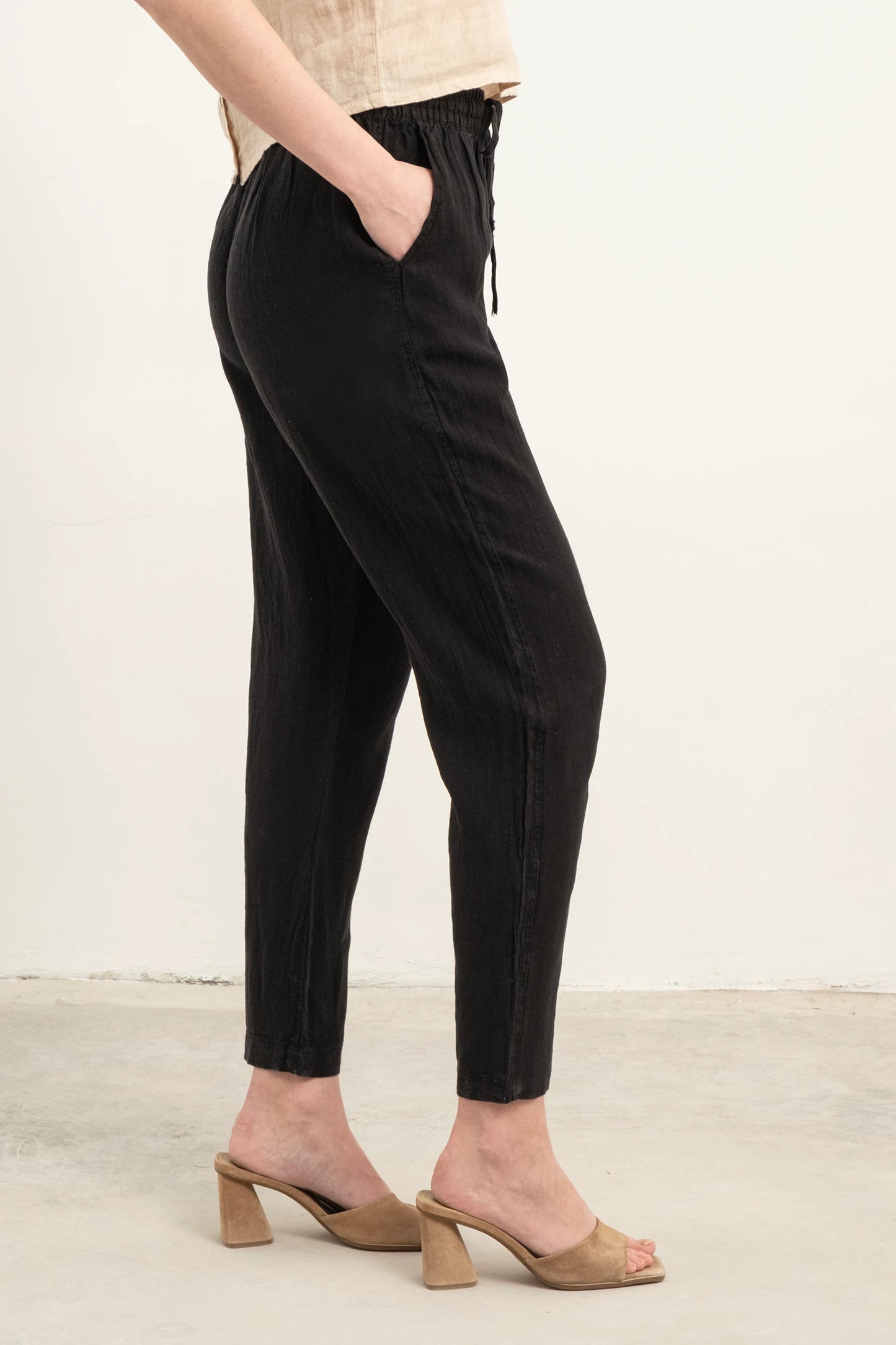 PURE LINEN CARROT CUT PANTS