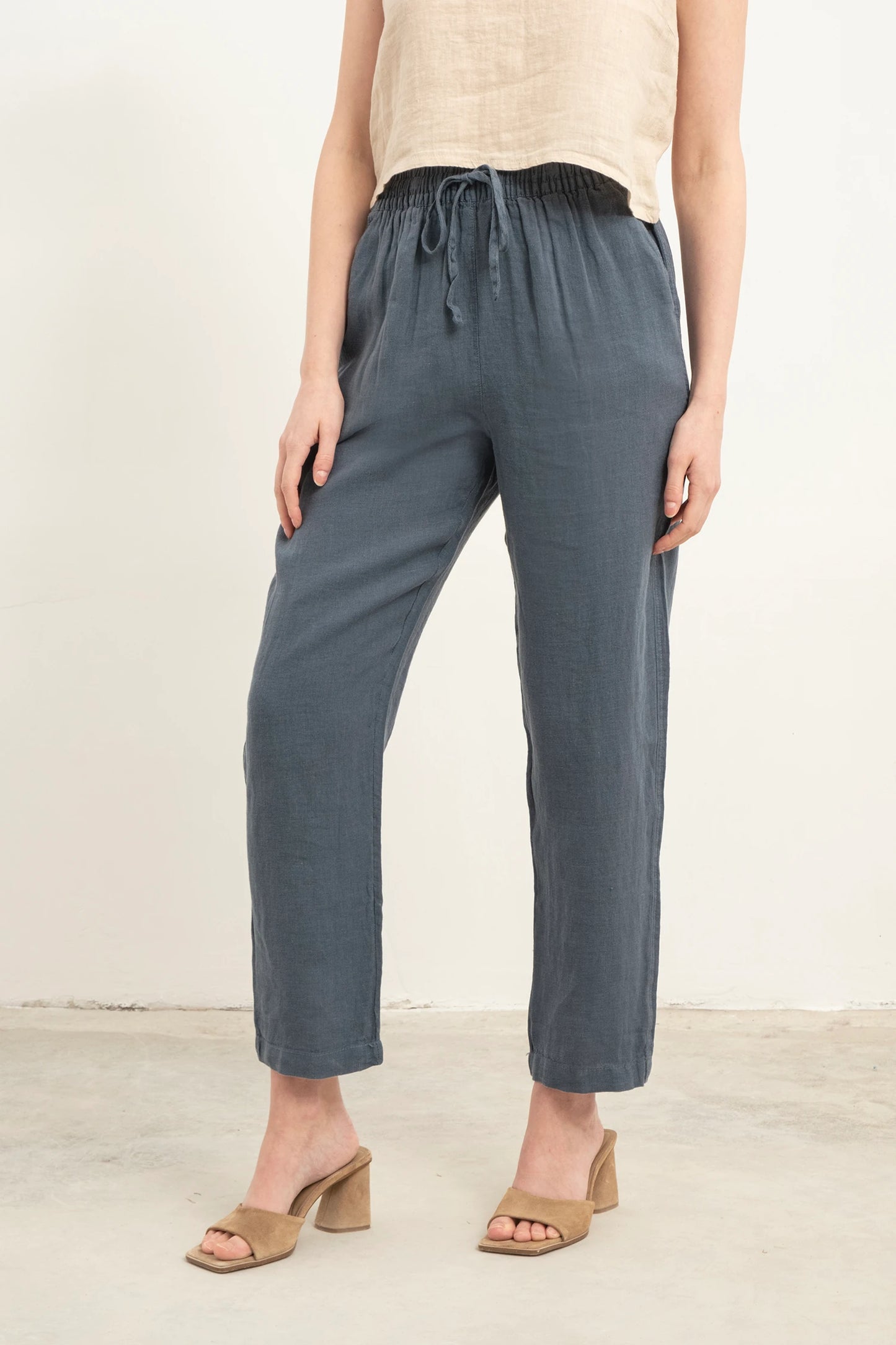 PURE LINEN CARROT CUT PANTS