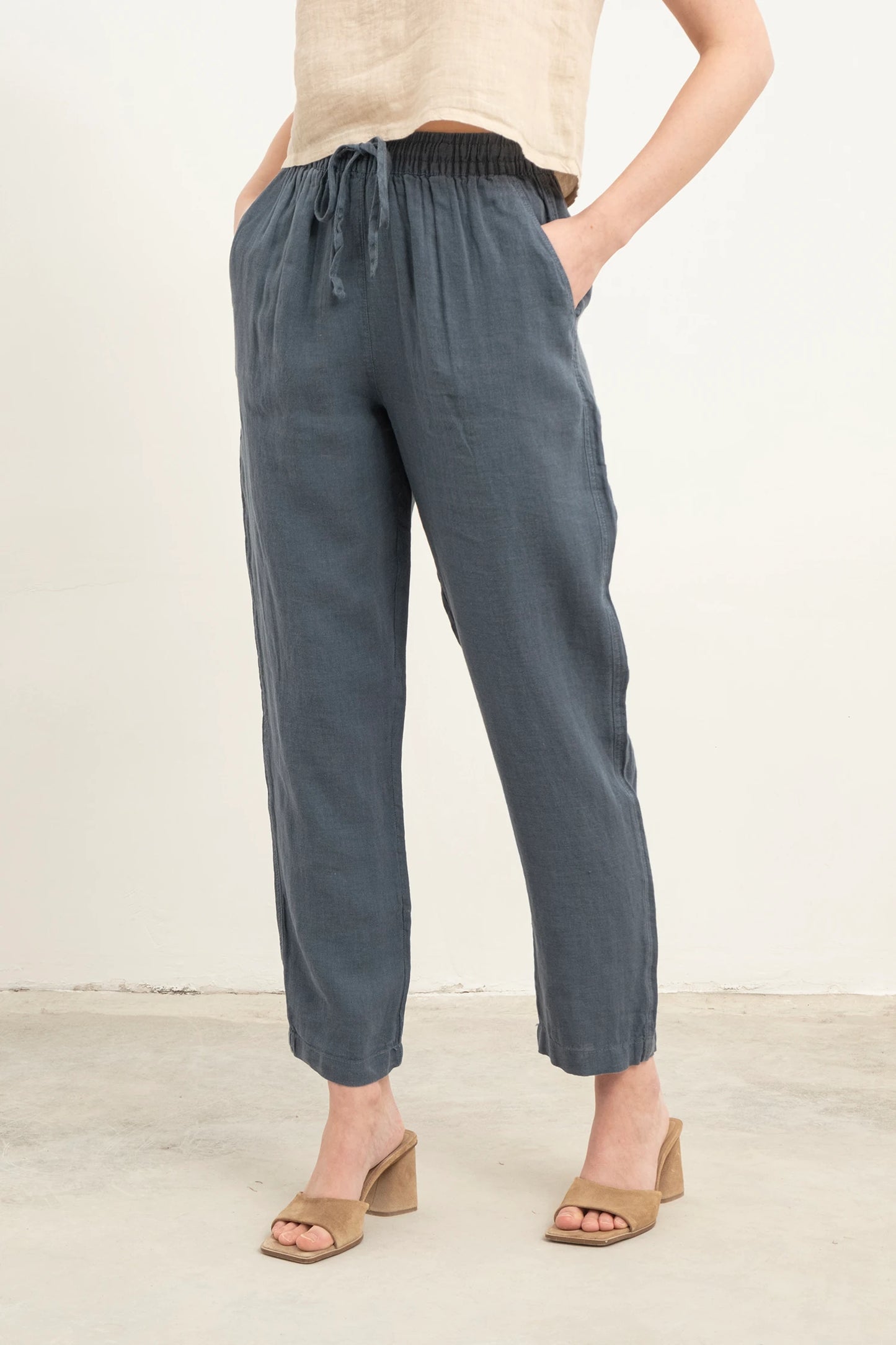 PURE LINEN CARROT CUT PANTS
