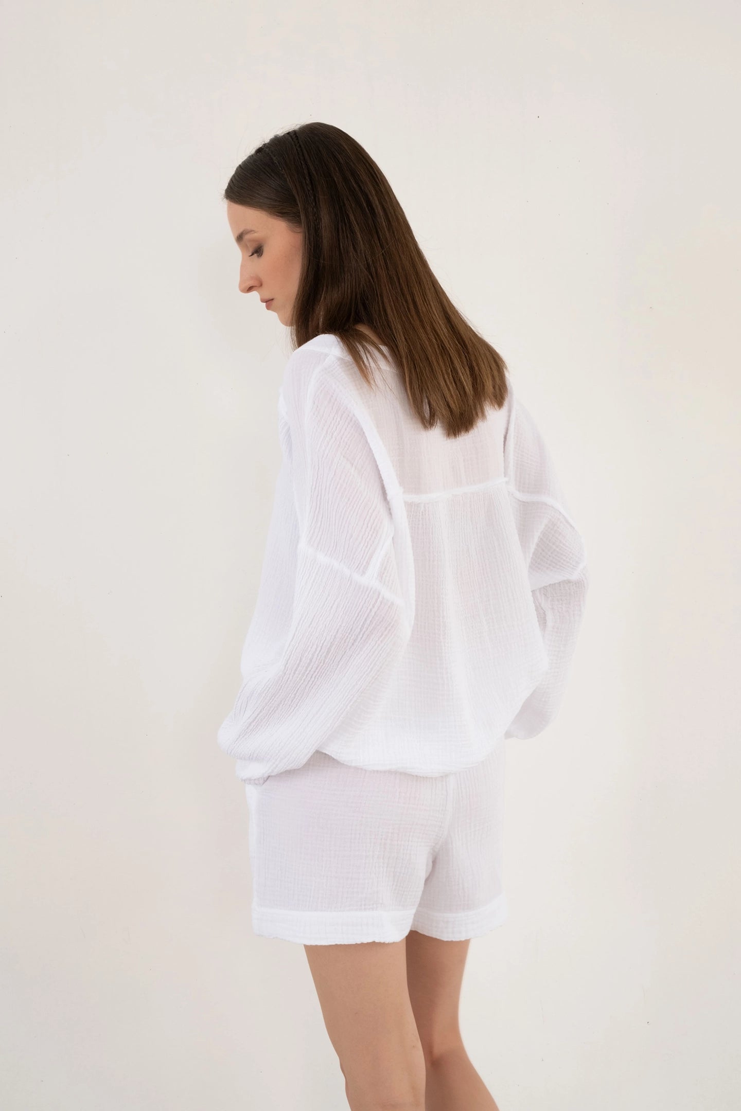 MUSLIN BUTTON UP V NECK TOP